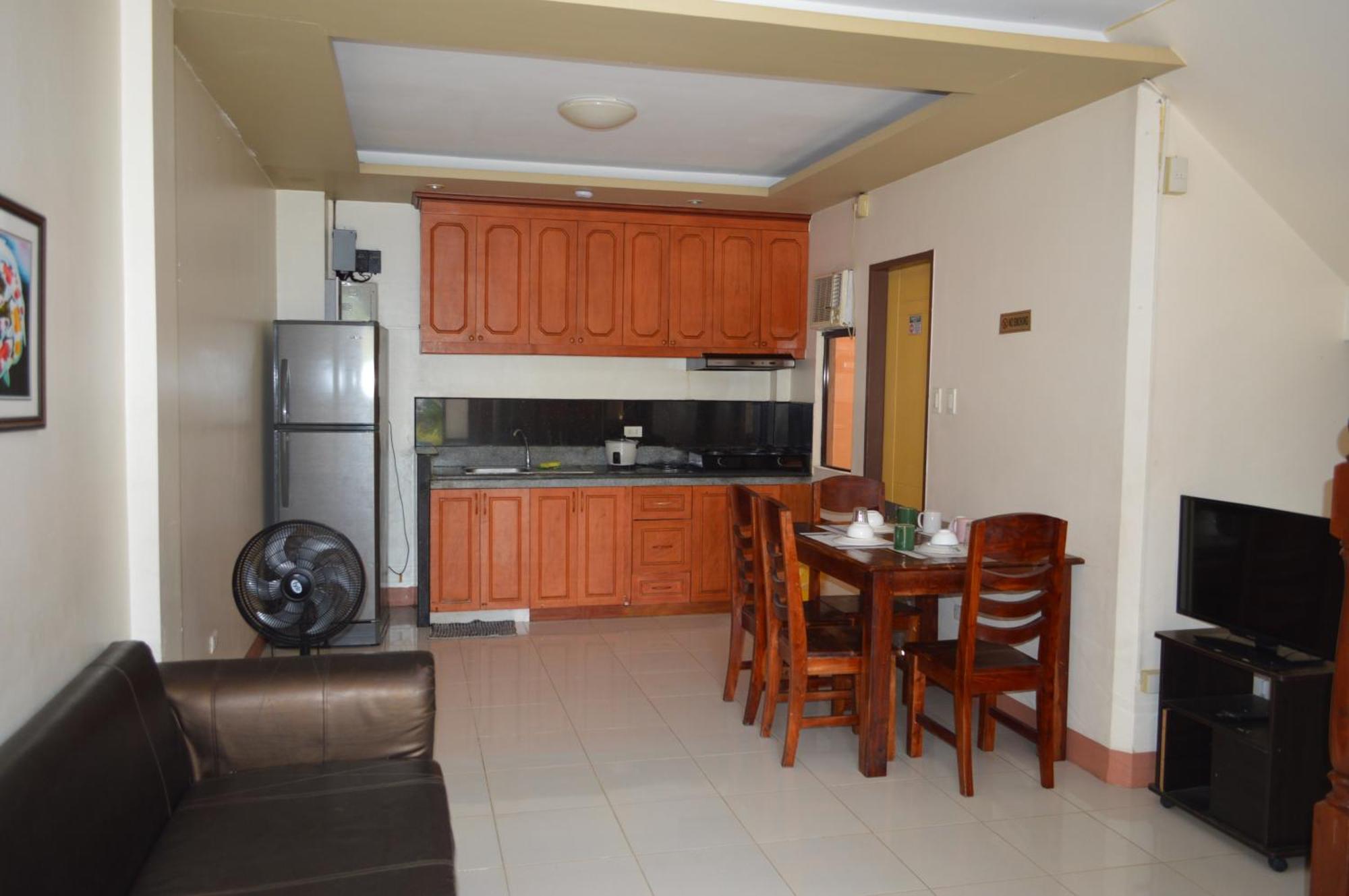 Manora Apartment Talisay  Exterior photo