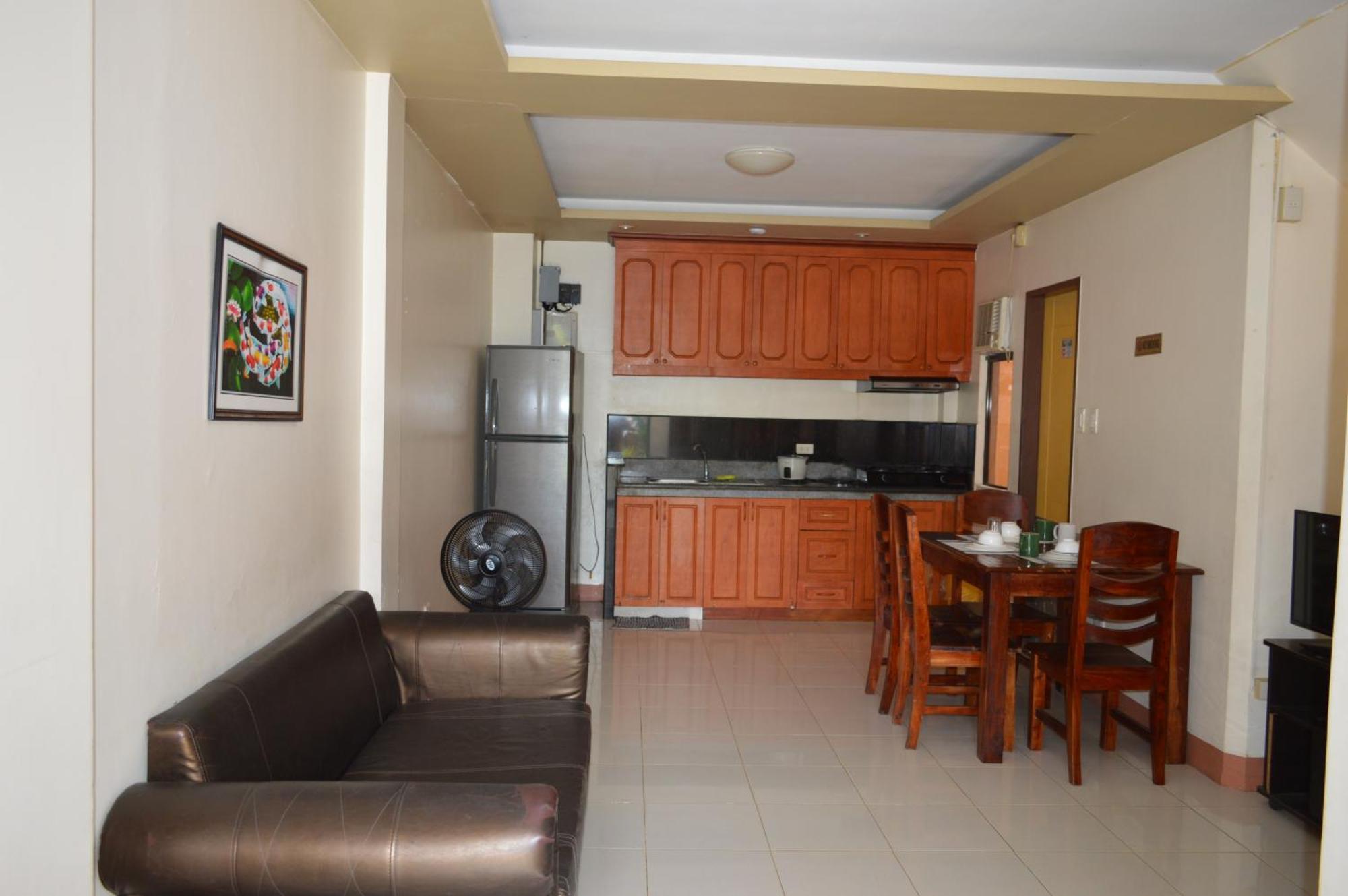 Manora Apartment Talisay  Exterior photo